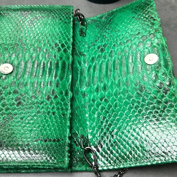 Genuine python green clutch bag. Made in Bali - Picture 5 of 16